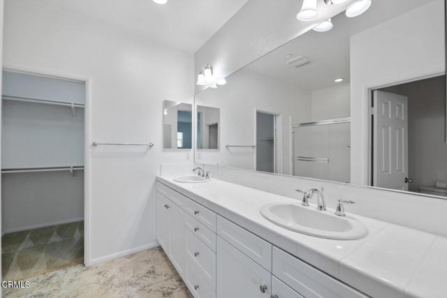 302 Harbor Breeze Drive, Port Hueneme CA: https://media.crmls.org/mediaz/6dfab785-ee54-4f4d-9280-199ddef9be80.jpg
