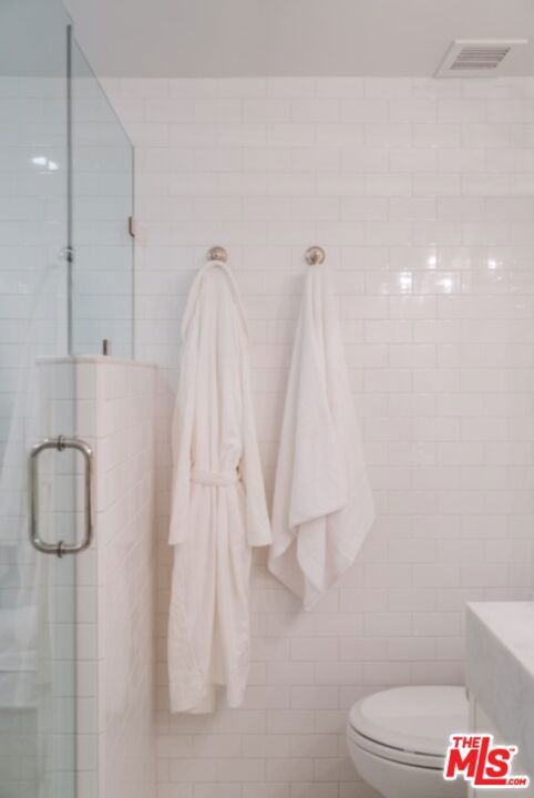 https://media.crmls.org/mediaz/6dfb616d-3a16-4db4-9877-d4dd4eb0a71d.jpg?preset=X-Large