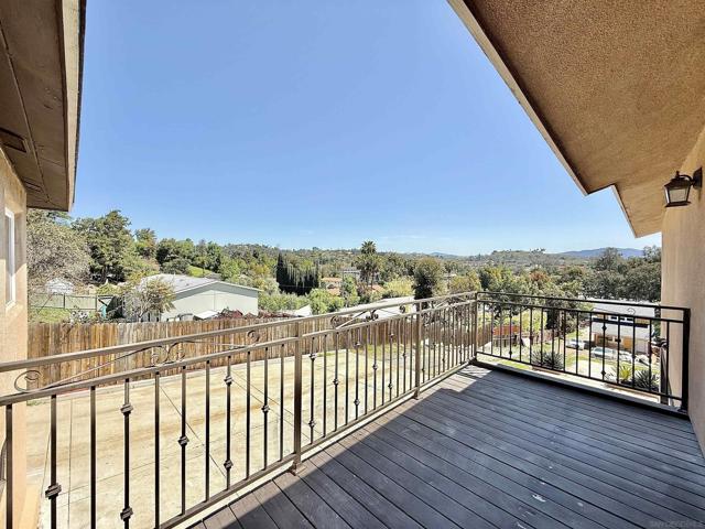 3669 Calavo Dr, Spring Valley CA: https://media.crmls.org/mediaz/6dfbb308-df94-485f-b208-c39ca18de38c.jpg