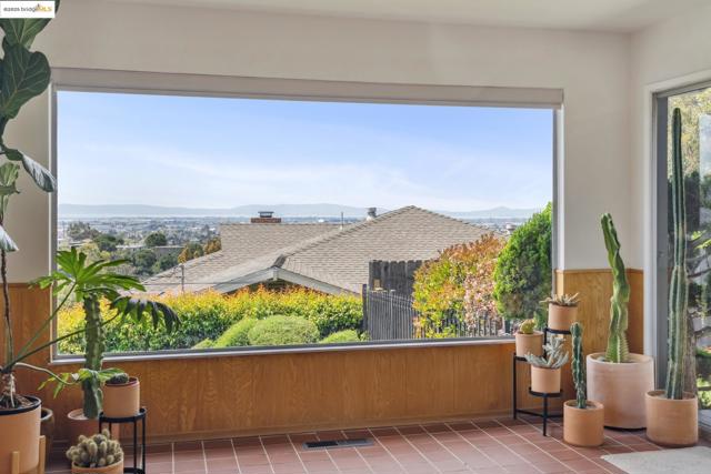 8499 Aster Ave, Oakland CA: https://media.crmls.org/mediaz/6dfc229b-247c-4a87-8b3b-5340b106adc5.jpg