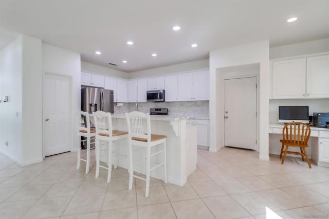 32411 Cassino Court, Temecula CA: https://media.crmls.org/mediaz/6dfd56a8-fb02-45a5-9cde-5d4a54b9d02e.jpg