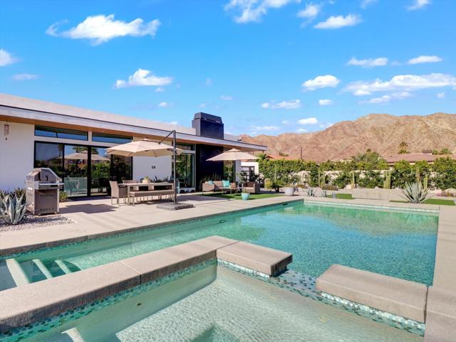 54050 Avenida Obregon, La Quinta CA: https://media.crmls.org/mediaz/6dfda826-b7d1-45a1-be46-050da7d45284.jpg