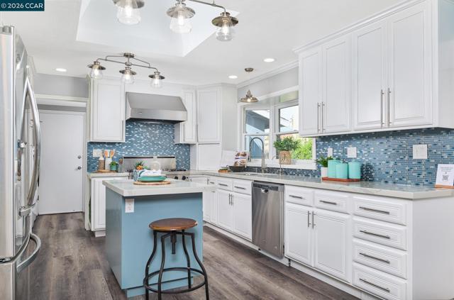 Image 8 of 43 For 23 Capistrano Ct