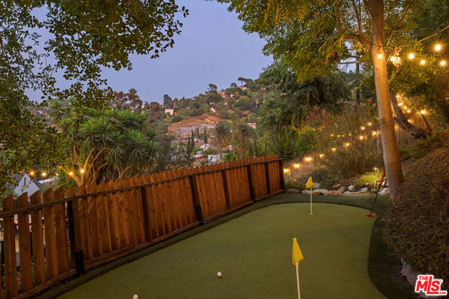 2236 Earl Court, Los Angeles CA: https://media.crmls.org/mediaz/6dfe2870-4ec1-4550-947b-778d8296ab96.jpg