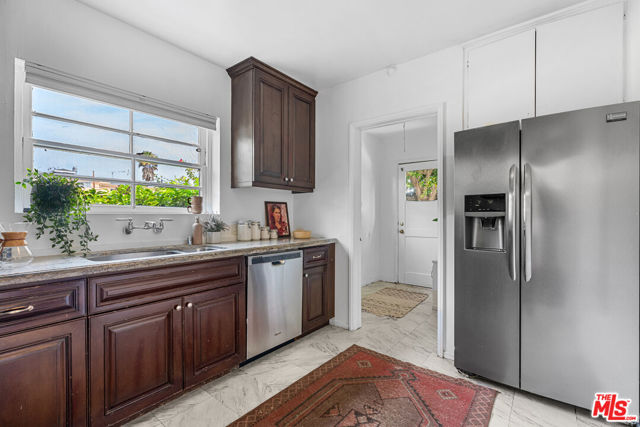 1302 Yale Street photo 6