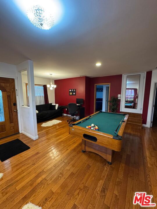 5764 W 85th Place, Los Angeles CA: https://media.crmls.org/mediaz/6dfecac0-78cb-42b6-a1d4-719da47bd0f8.jpg