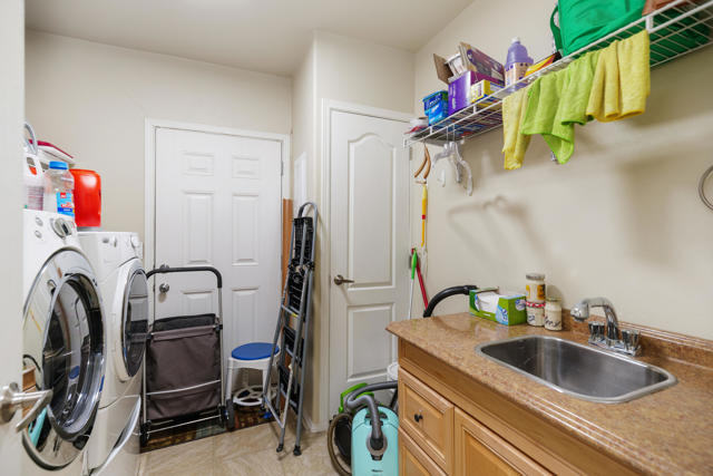 205 Cherokee Street, Palm Springs CA: https://media.crmls.org/mediaz/6dff0fcb-1bbf-43ec-9857-6e4474a89eac.jpg