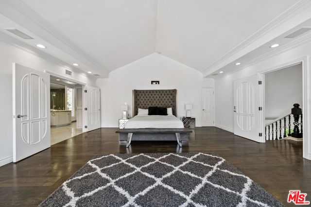 16221 Elisa Place, Encino CA: https://media.crmls.org/mediaz/6dffc51e-ca9e-48bb-a887-7219ece17976.jpg