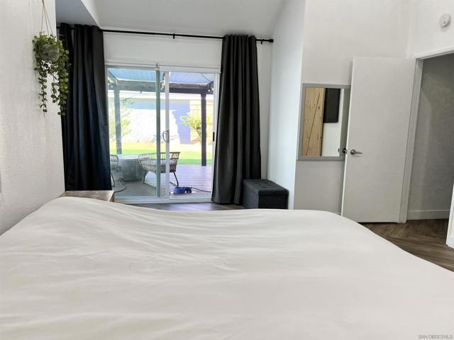 10632 Rancho Carmel Dr, San Diego CA: https://media.crmls.org/mediaz/6dffedc8-ea75-42c3-b513-d96e0d3c1c50.jpg