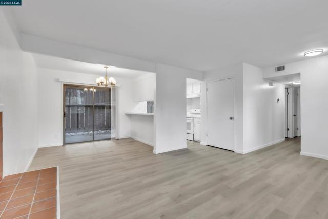 890 Camelback Pl, Pleasant Hill CA: https://media.crmls.org/mediaz/6dffffc3-6539-4691-991f-5735f17f7fb9.jpg