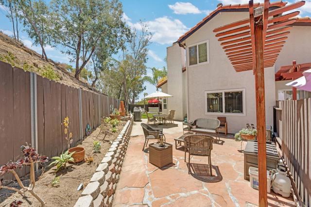 1627 Woodrun Place, El Cajon CA: https://media.crmls.org/mediaz/6e001a71-7efe-457f-85c3-14b0be83e4fa.jpg