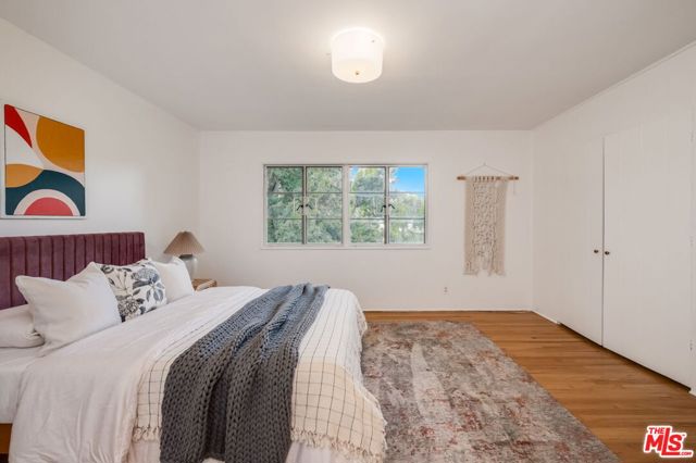 5172 1/2 Village, Los Angeles CA: https://media.crmls.org/mediaz/6e00d760-d4d8-4c30-8810-690ddeb5eadb.jpg