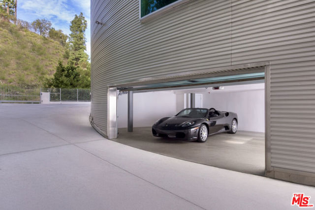 1169 Loma Linda Drive, Beverly Hills CA: https://media.crmls.org/mediaz/6e018dfb-0e41-4e53-9f22-0530a0357496.jpg