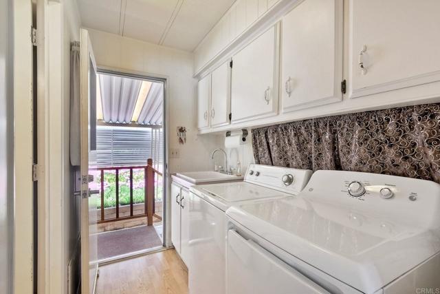 1175 La Moree Rd, San Marcos CA: https://media.crmls.org/mediaz/6e024b56-79bf-4c7a-83b2-8425b1859641.jpg