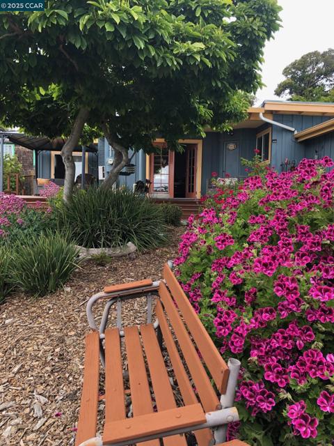 1502 Hillcrest Road, San Pablo CA: https://media.crmls.org/mediaz/6e02b270-502a-491c-8669-5c28808d7df7.jpg