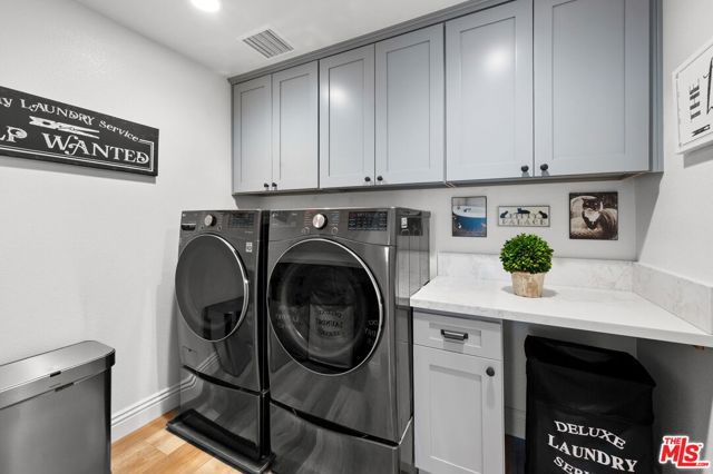 36731 Cordoba Trail, Beaumont CA: https://media.crmls.org/mediaz/6e02ef4a-5857-4d8d-9d8e-915dd9094fec.jpg