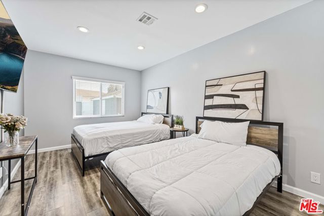 10236 S 1st Avenue, Inglewood CA: https://media.crmls.org/mediaz/6e031cf8-aec8-4b86-bbfd-9c1cc1b0518f.jpg
