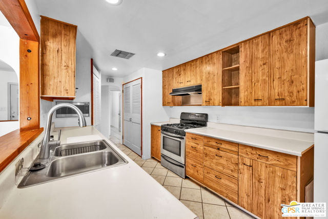 2222 N Acacia Road, Palm Springs CA: https://media.crmls.org/mediaz/6e034c50-8f56-452a-a634-a5111e40620b.jpg