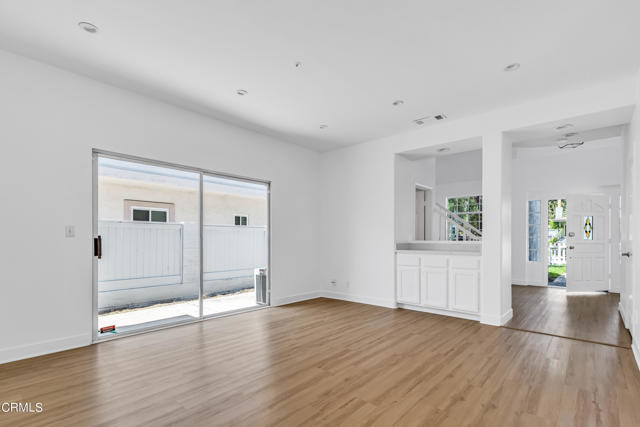 Detail Gallery Image 15 of 43 For 2512 Huntington Ln a,  Redondo Beach,  CA 90278 - 4 Beds | 2/1 Baths