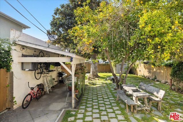 651 Broadway Street, Venice, California 90291, 2 Bedrooms Bedrooms, ,1 BathroomBathrooms,Single Family Residence,For Sale,Broadway,24400339