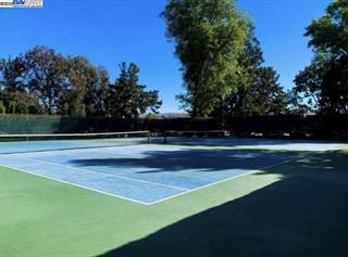 303 Tradewinds Drive, San Jose CA: https://media.crmls.org/mediaz/6e04933b-d162-480e-b806-e5b80c58937e.jpg
