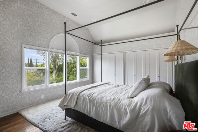 13324 Valley Vista Boulevard, Sherman Oaks CA: https://media.crmls.org/mediaz/6e04b51d-9d82-40c5-9b9b-22b5b81cc0fc.jpg