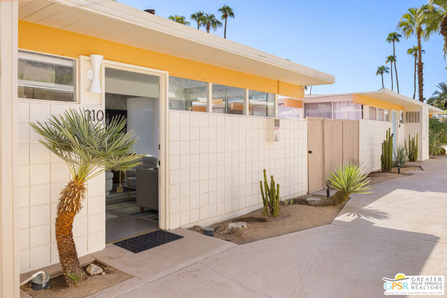1111 E Palm Canyon Drive, Palm Springs CA: https://media.crmls.org/mediaz/6e04f938-3af9-4e14-98d1-7084a758daf0.jpg