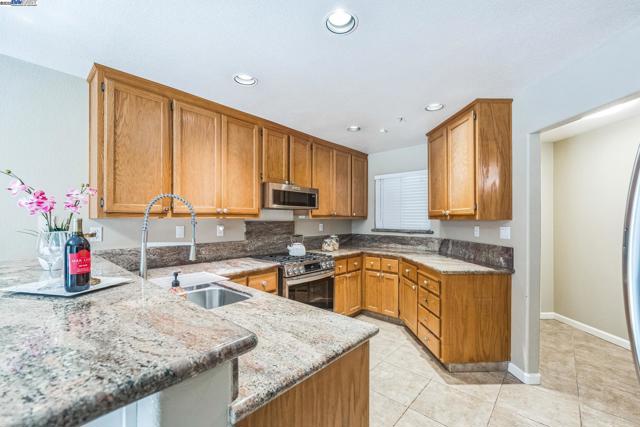 1789 Corte Sueno, Livermore CA: https://media.crmls.org/mediaz/6e052688-95e1-4d93-a267-00087218e138.jpg