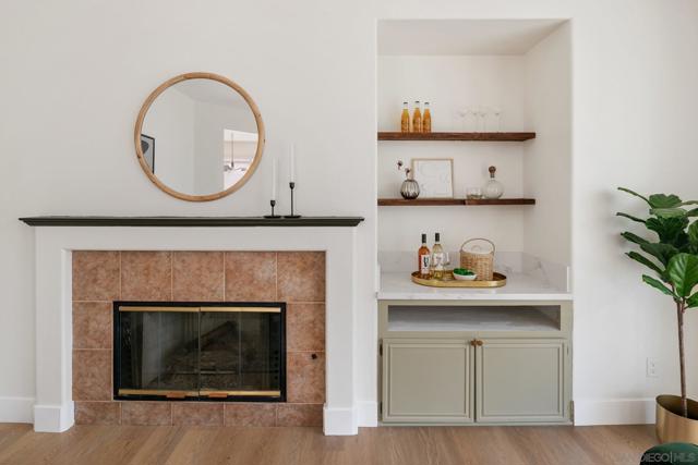 9471 Compass Point Dr S, San Diego CA: https://media.crmls.org/mediaz/6e05dffe-8a8c-472c-b542-64fe877f3416.jpg