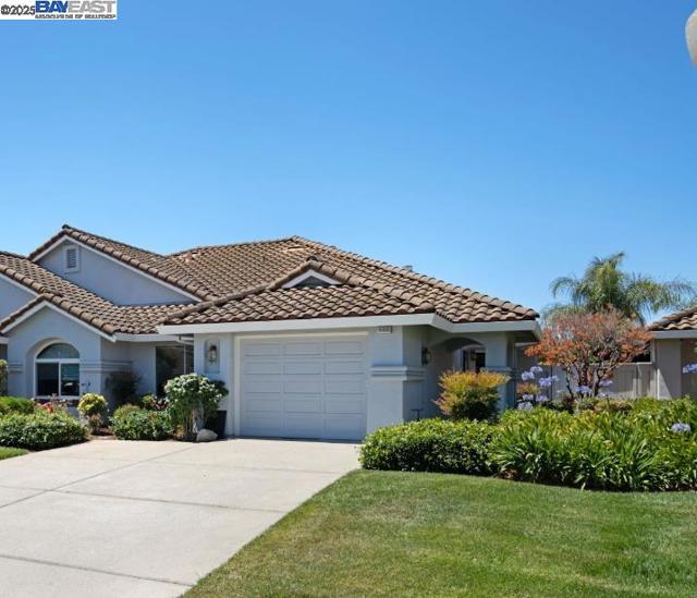 16935 Sugar Pine Dr, Morgan Hill CA: https://media.crmls.org/mediaz/6e063d5b-dda3-4ffe-9b3d-ec715253dc57.jpg