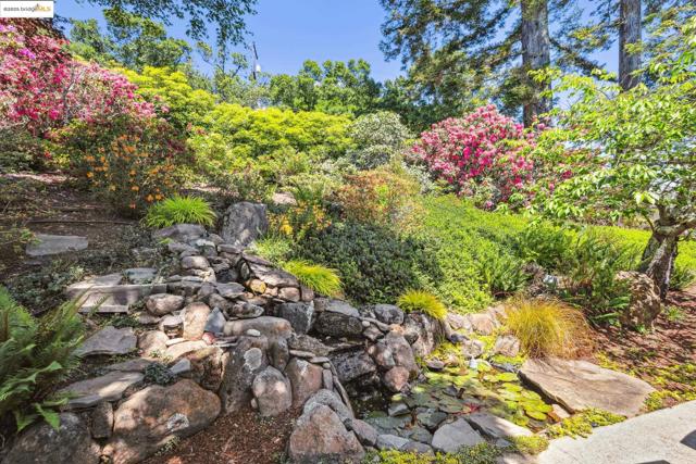 1 Garden Dr, Kensington CA: https://media.crmls.org/mediaz/6e06a7ca-e882-44d7-b161-cbffad76bfe2.jpg