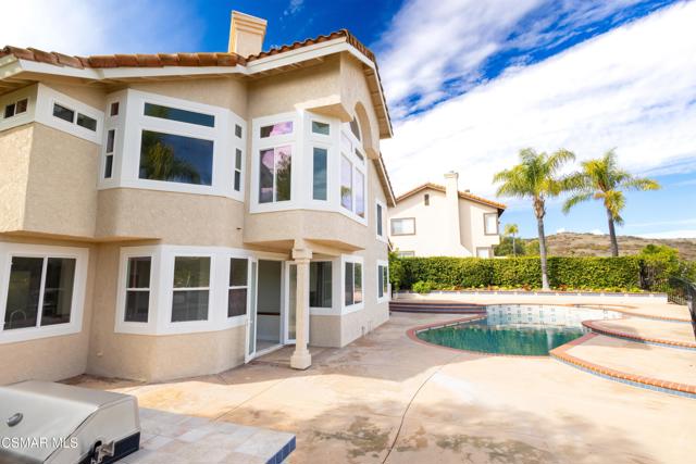 32715 Pacifica Court, Westlake Village CA: https://media.crmls.org/mediaz/6e06d910-994a-4255-b46f-67b09226a188.jpg
