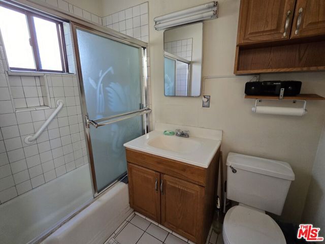 12846 Short Avenue, Los Angeles CA: https://media.crmls.org/mediaz/6e0833b6-b7c3-47d9-983a-182cdf28bfe6.jpg