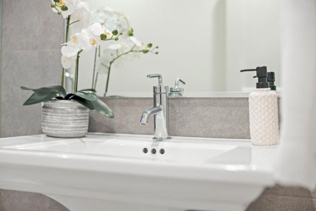 313 Del Rosa Way, San Mateo CA: https://media.crmls.org/mediaz/6e0836cc-eff6-4c10-94d5-0f4c97ab1852.jpg