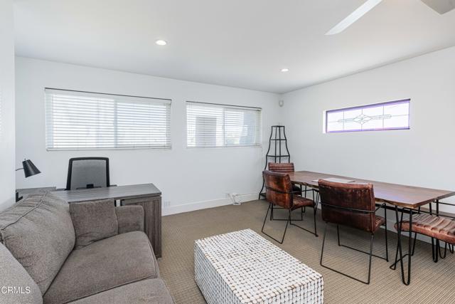 2516 Roosevelt Boulevard, Oxnard CA: https://media.crmls.org/mediaz/6e08c527-74e1-481a-95a3-09c19c322b3d.jpg