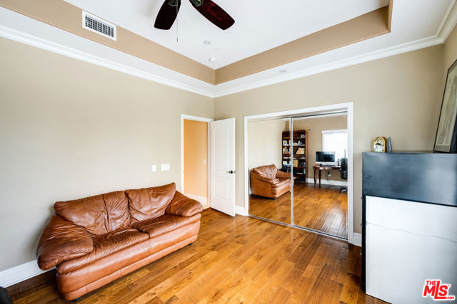 5966 ABERNATHY Drive, Los Angeles CA: https://media.crmls.org/mediaz/6e08f6ba-8ee0-4eff-8bc9-164563631a48.jpg