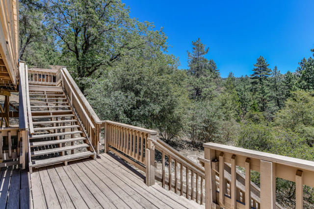 24873 Ponderosa Drive, Idyllwild CA: https://media.crmls.org/mediaz/6e0a3aea-7bda-4490-956f-0f66f1247dd2.jpg