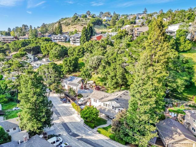 2940 San Juan Boulevard, Belmont CA: https://media.crmls.org/mediaz/6e0a43e1-9e42-4b45-9f9e-f637c6c222a8.jpg