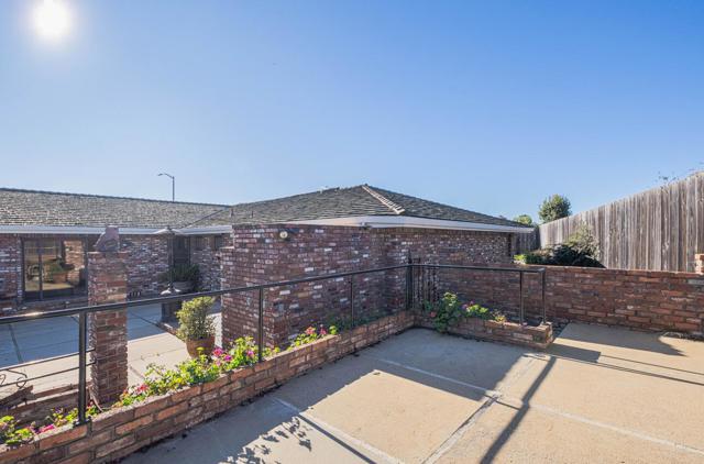 1527 Atherton Way, Salinas CA: https://media.crmls.org/mediaz/6e0a9789-c0eb-4d1a-8f81-72e50baf5796.jpg