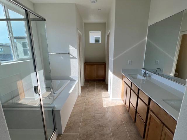 2800 High Tide Avenue, Sacramento CA: https://media.crmls.org/mediaz/6e0a9e96-9836-4e62-b2ca-954dc15c60d2.jpg