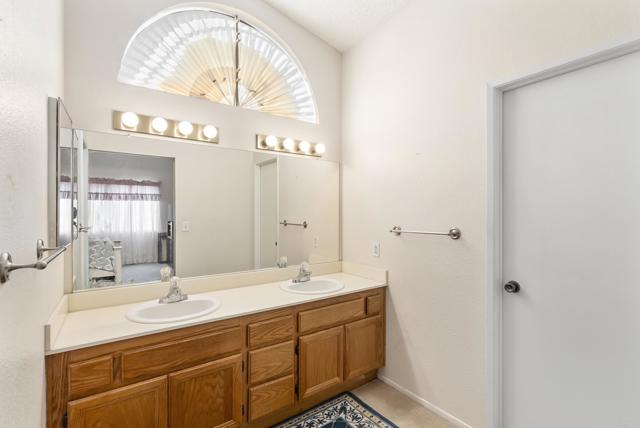 Detail Gallery Image 21 of 41 For 117 Shady Oak Road, San Diego,  CA 92114 - 4 Beds | 3 Baths