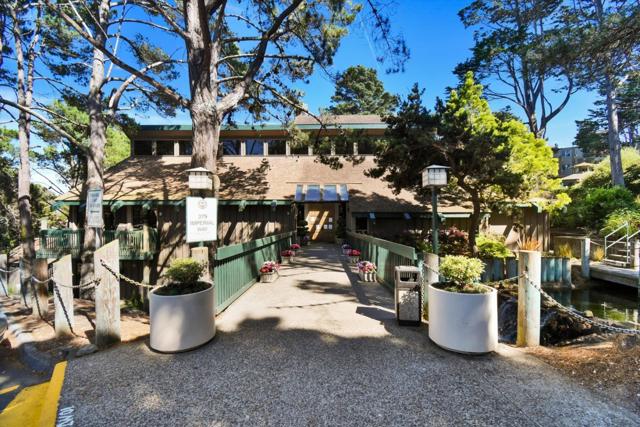 395 Imperial Way, Daly City CA: https://media.crmls.org/mediaz/6e0b033e-7125-4d29-ba51-35cf8f19af7d.jpg