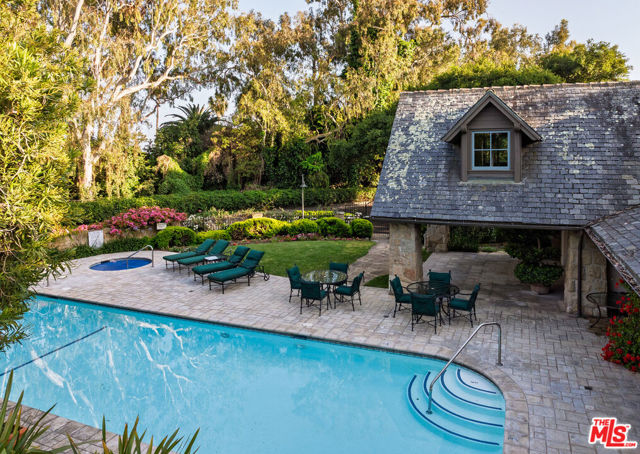 1479 Bonnymede Drive, Santa Barbara CA: https://media.crmls.org/mediaz/6e0be068-878b-43eb-82f3-97080f126c97.jpg