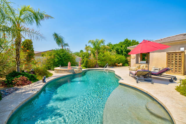 7 Chopin Court, Rancho Mirage CA: https://media.crmls.org/mediaz/6e0c7112-d8a7-4f5f-bb2b-742143a32f96.jpg