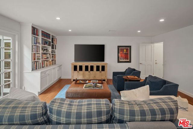 Drew Fenton | 837 N Bundy Drive Los Angeles CA | MLS: 7501781 Drew Fenton | 837 N Bundy Drive Los Angeles CA | MLS: 7501781