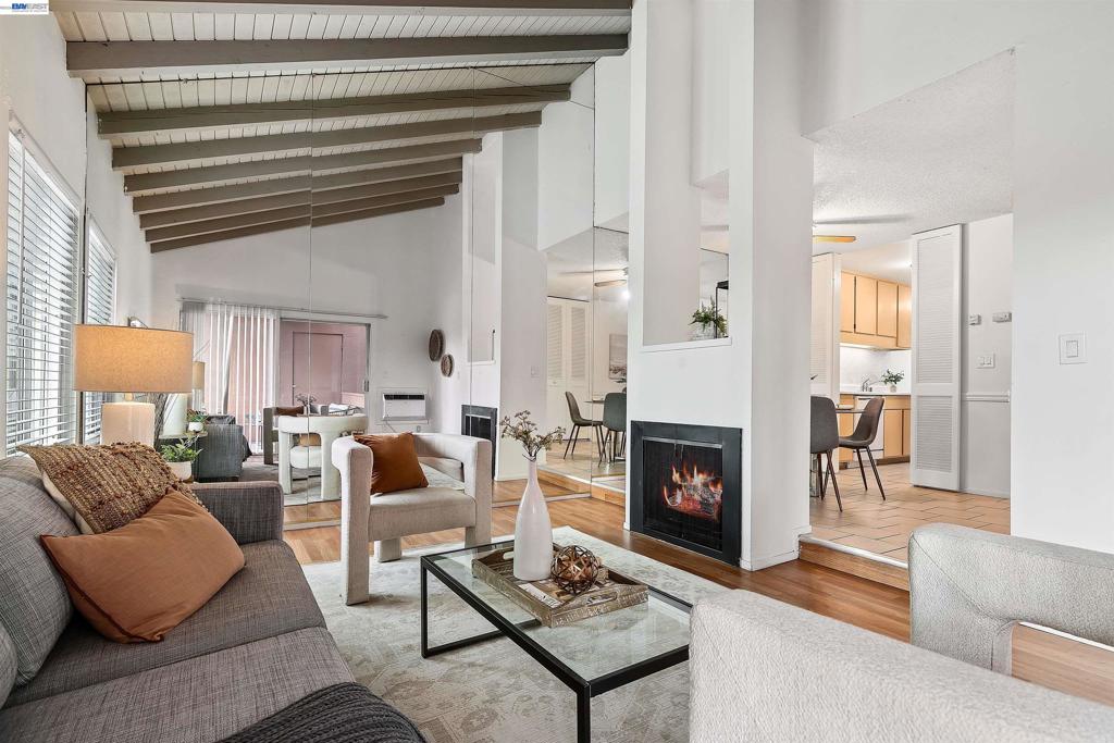 810 Oak Grove Rd #104