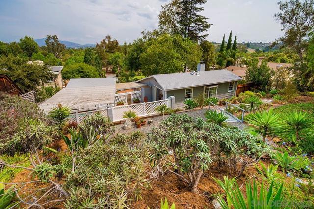 3750 Valley Vista Fork, Bonita CA: https://media.crmls.org/mediaz/6e0d1936-2a59-4042-a539-db341f2ad994.jpg