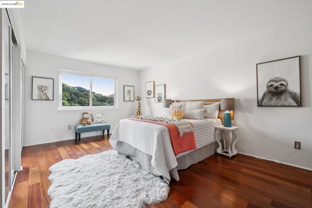 28149 Riggs Ct, Hayward CA: https://media.crmls.org/mediaz/6e0d3e5e-ab12-4b71-9da9-8e4ccbe72e28.jpg