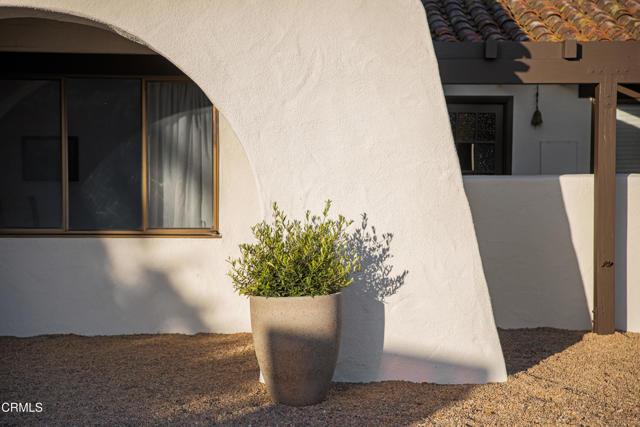 1270 Dove Meadow Road, Solvang CA: https://media.crmls.org/mediaz/6e0d6387-aaf8-4e7b-a4b9-b6c38b812838.jpg