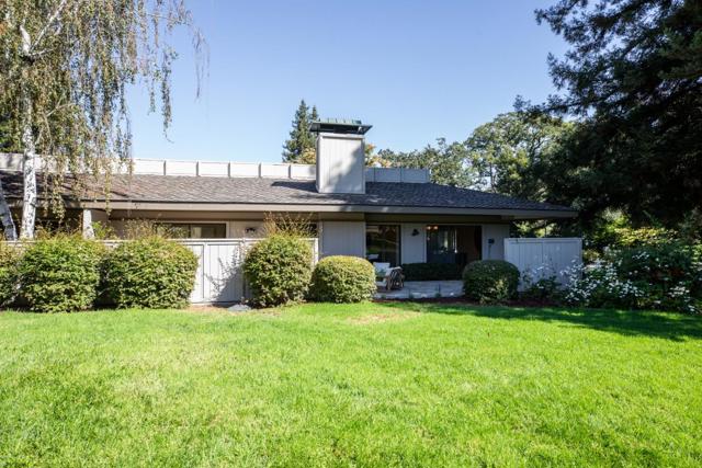 23 Bay Tree Lane, Los Altos CA: https://media.crmls.org/mediaz/6e0dc91d-5987-4bb9-a1bc-cea78c624f44.jpg